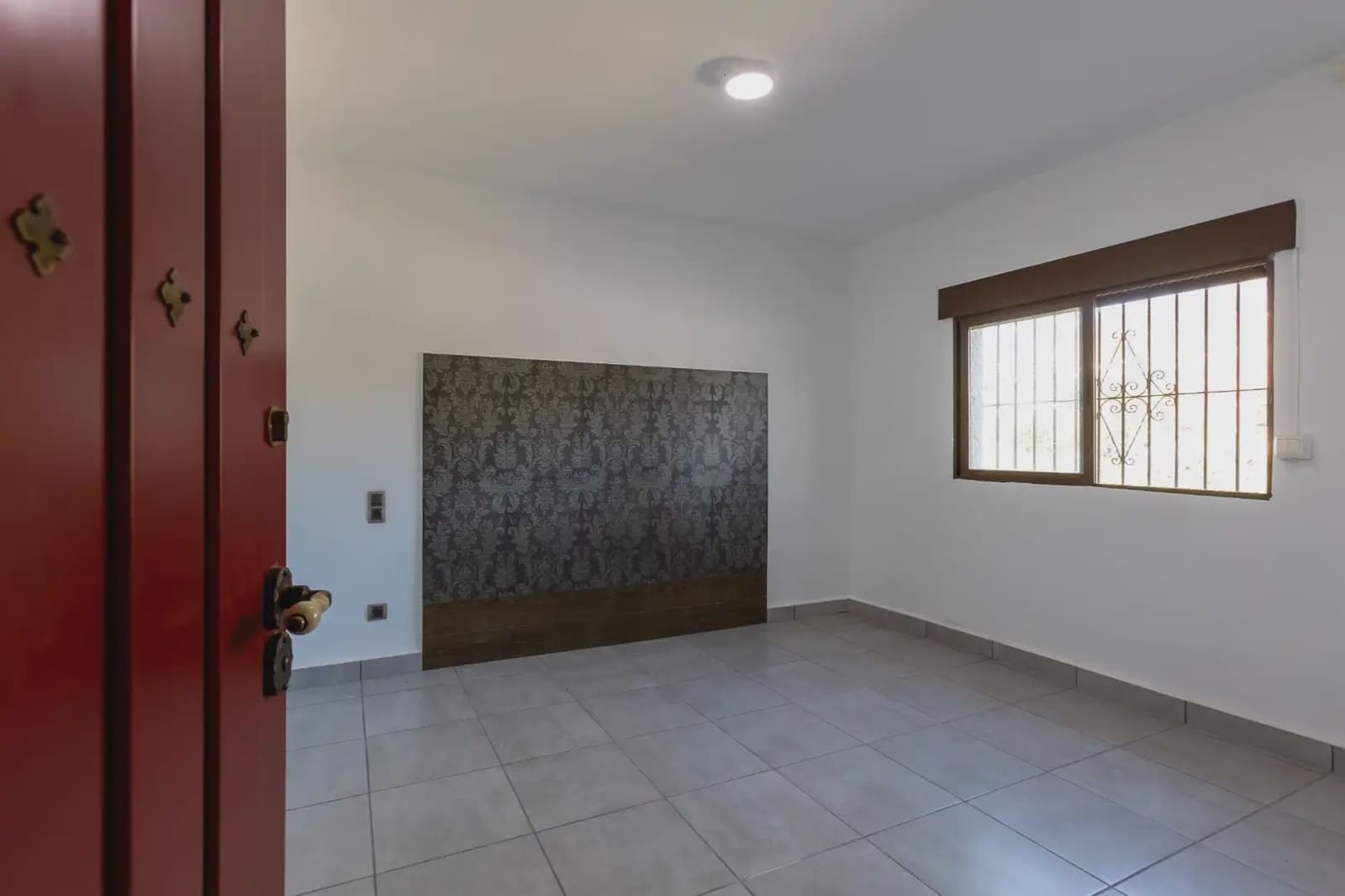 Villa for sale in Almunecar with pool garage - € 1,250,000 (Ref: 9837629)