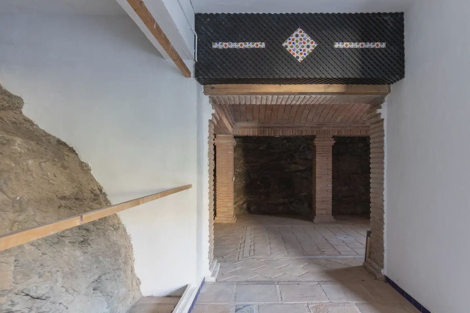 Villa for sale in Almunecar with pool garage - € 1,250,000 (Ref: 9837629)