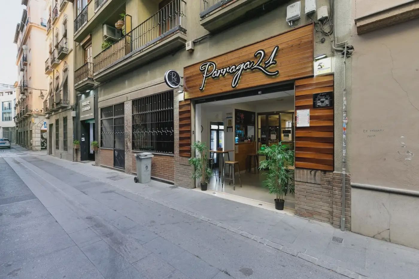 Local Comercial en Granada ciudad en venta - 360.000 € (Ref: 9837630)