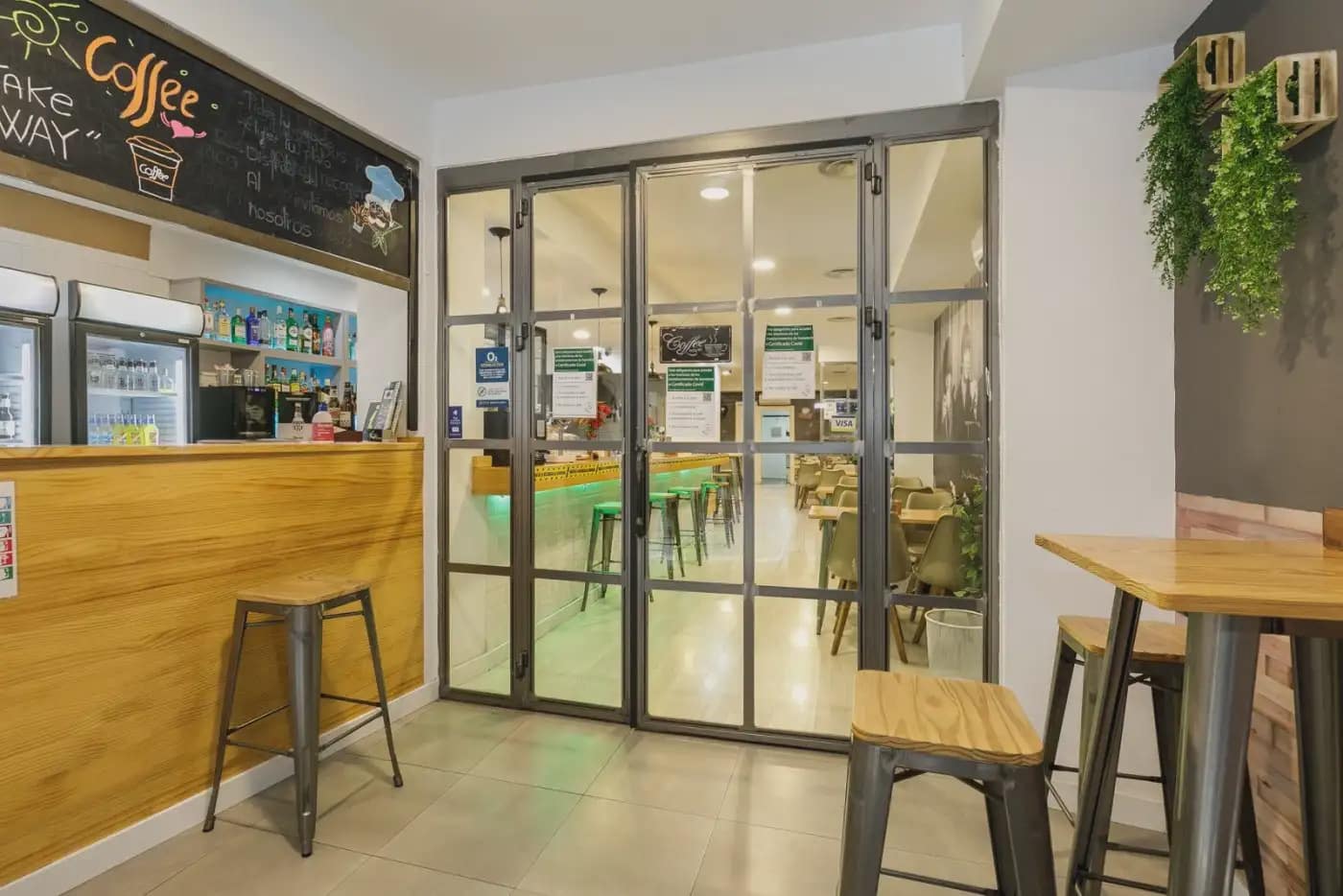 Local Comercial en Granada ciudad en venta - 360.000 € (Ref: 9837630)