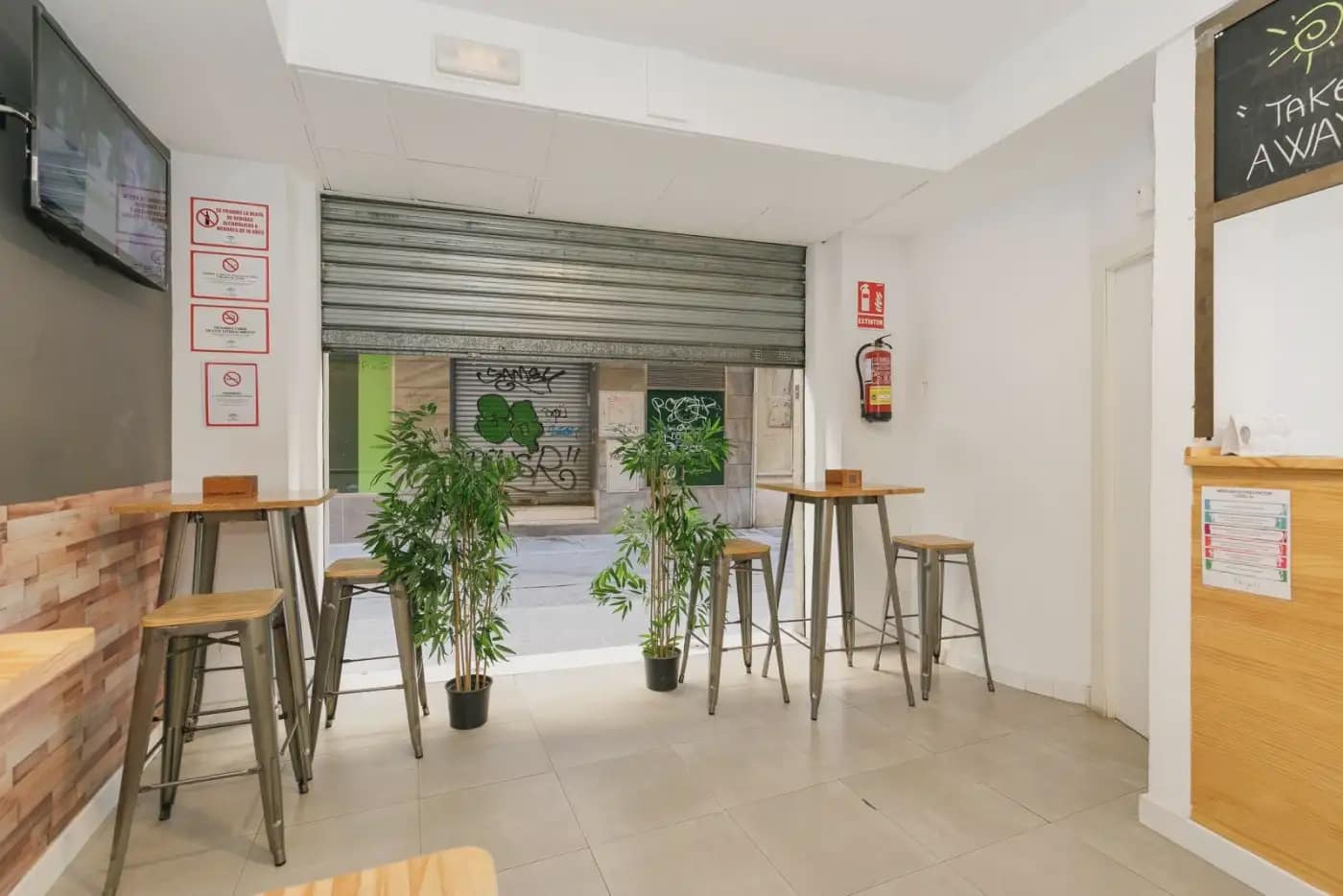 Local Comercial en Granada ciudad en venta - 360.000 € (Ref: 9837630)