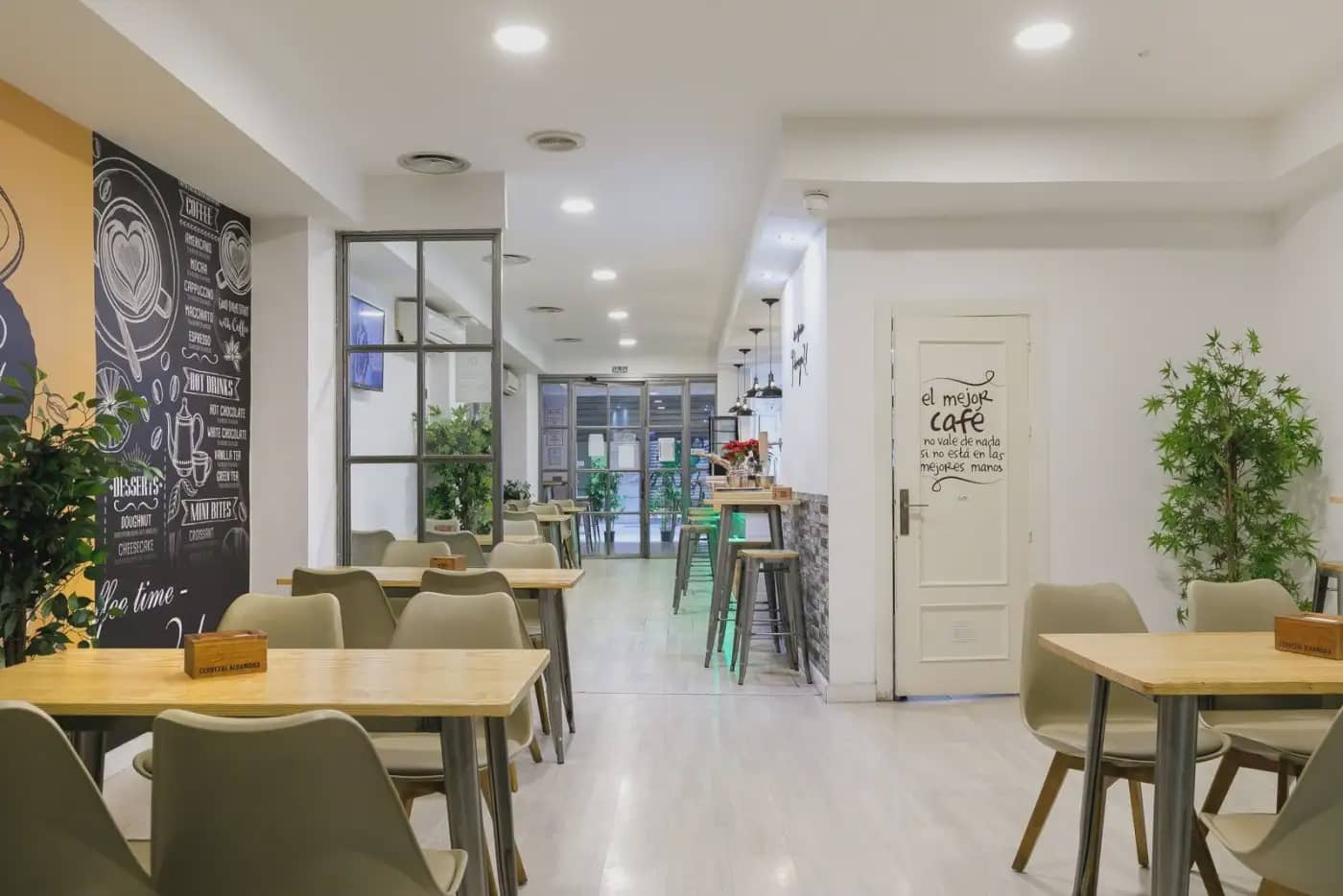 Local Comercial en Granada ciudad en venta - 360.000 € (Ref: 9837630)