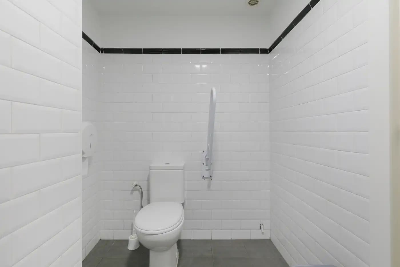 Local Comercial en Granada ciudad en venta - 360.000 € (Ref: 9837630)