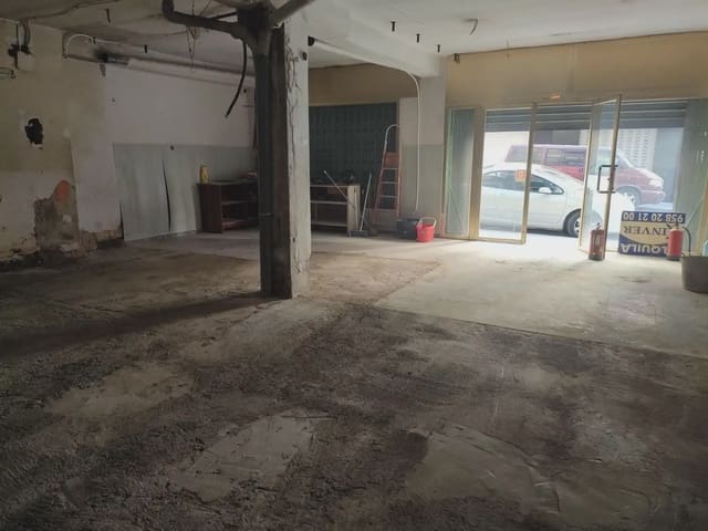 Commercial for rent in Pajaritos - Plaza de Toros, Granada city - € 600 (Ref: 9837632)