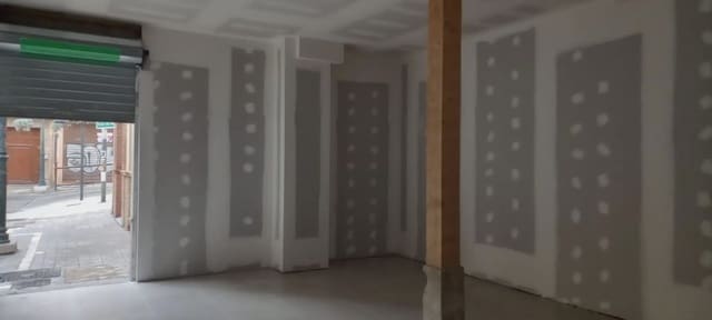 Commercial for rent in San Matías - Realejo, Granada city - € 550 (Ref: 9837633)