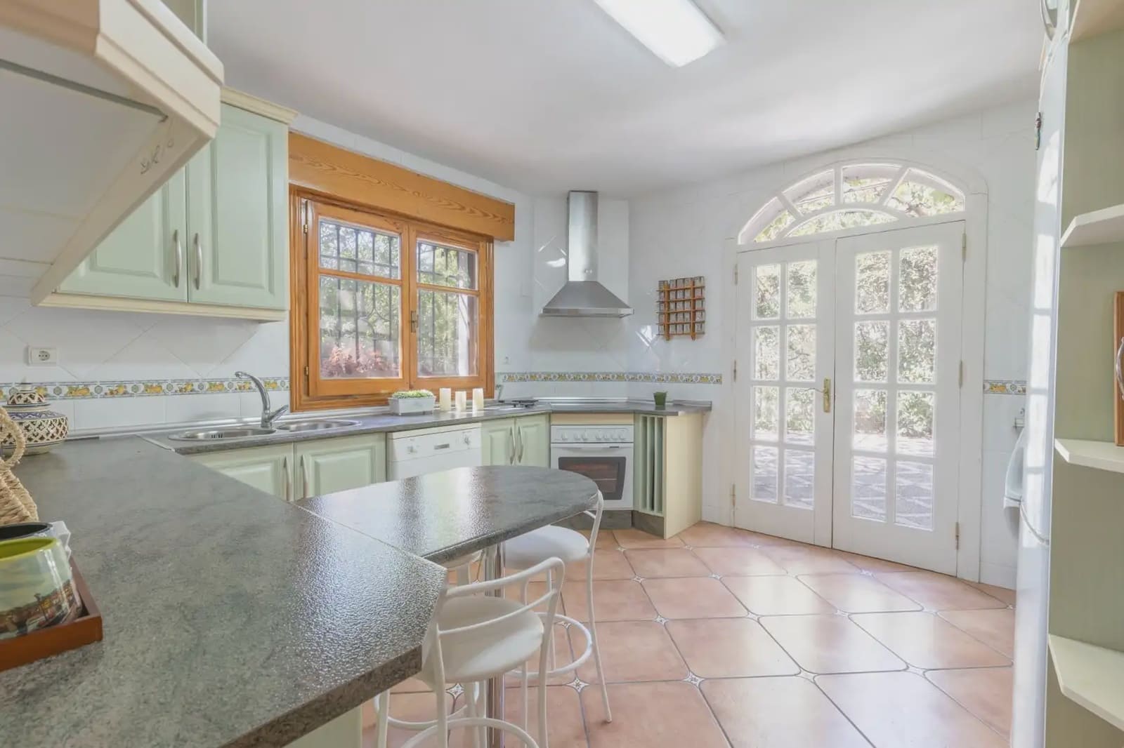 Villa til salg i Albolote med swimmingpool garage - € 560.000 (Ref: 9837634)