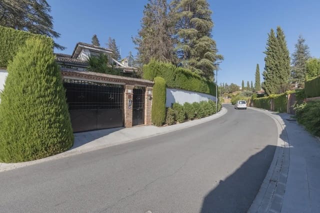 Villa til salg i Albolote med swimmingpool garage - € 560.000 (Ref: 9837634)