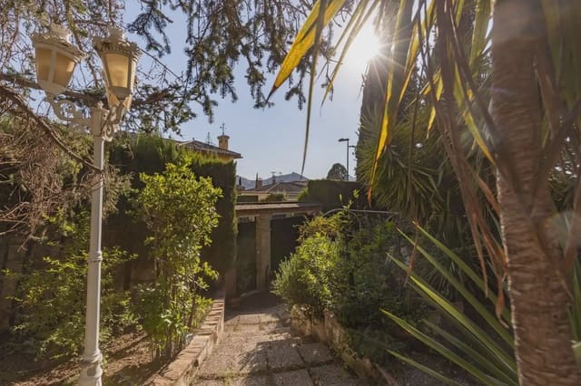 Villa til salg i Albolote med swimmingpool garage - € 560.000 (Ref: 9837634)