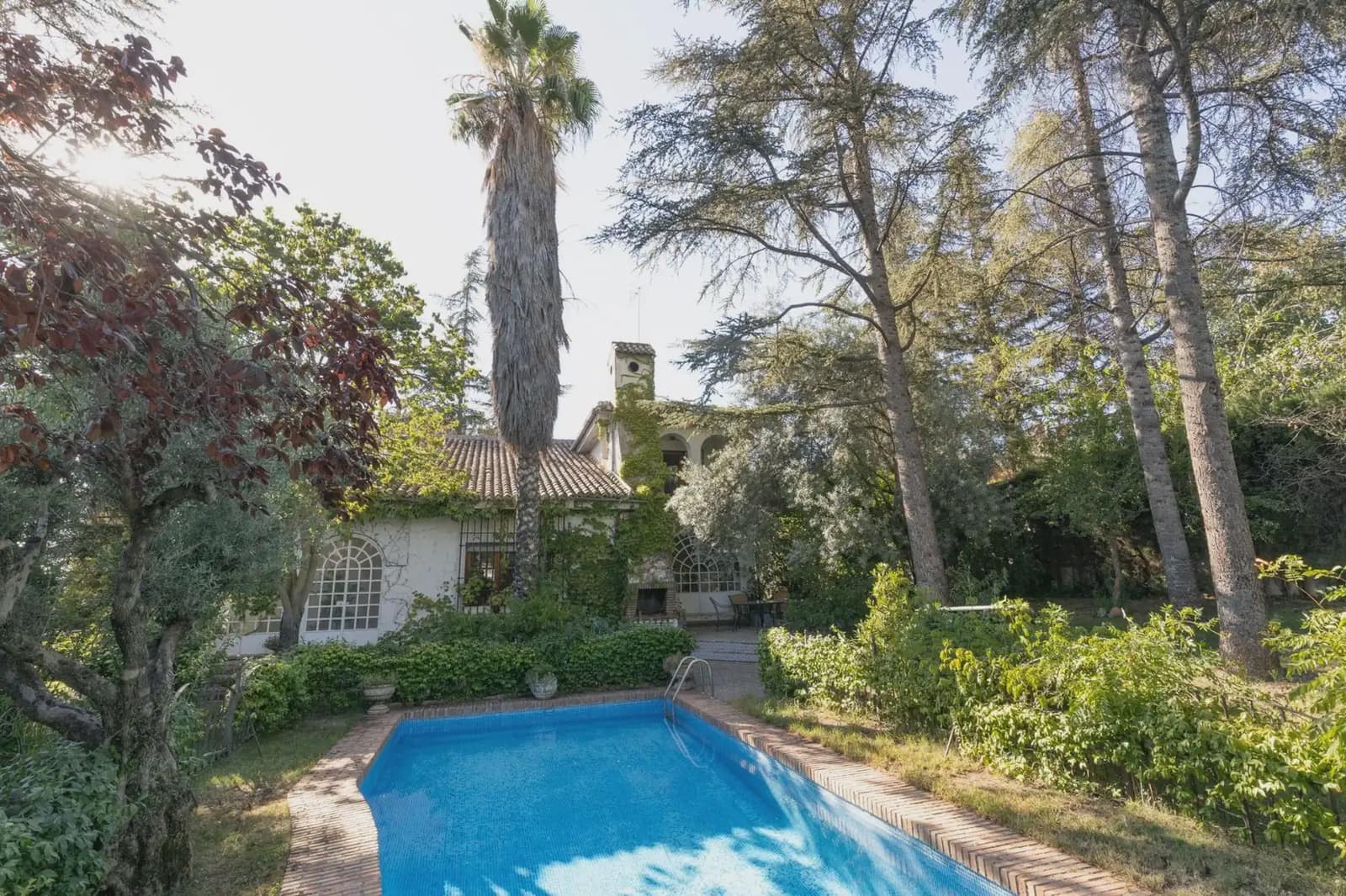 Villa til salg i Albolote med swimmingpool garage - € 560.000 (Ref: 9837634)