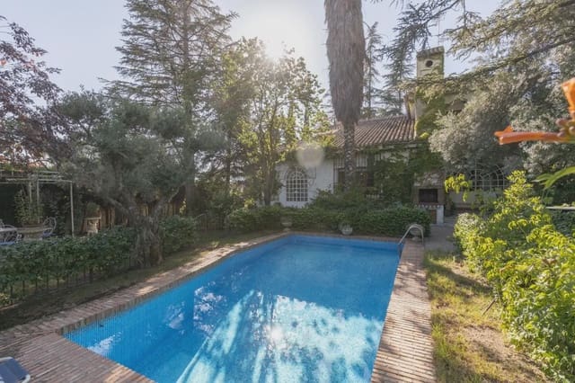 Villa til salg i Albolote med swimmingpool garage - € 560.000 (Ref: 9837634)