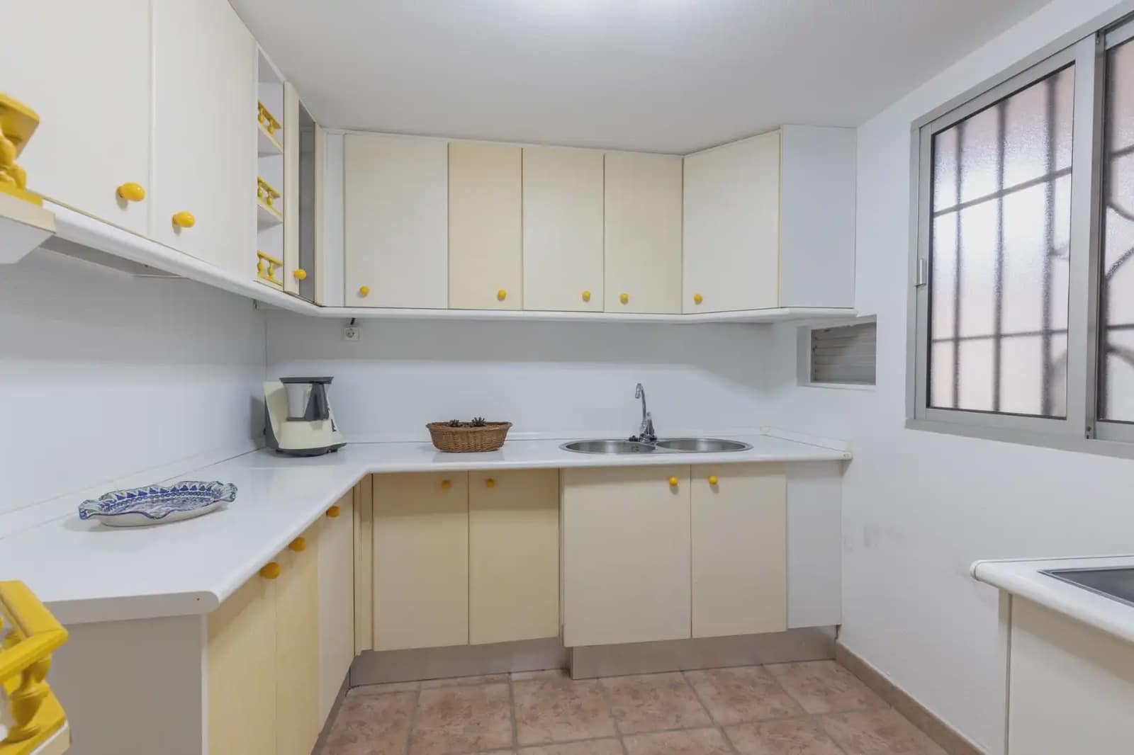 Villa til salg i Albolote med swimmingpool garage - € 560.000 (Ref: 9837634)