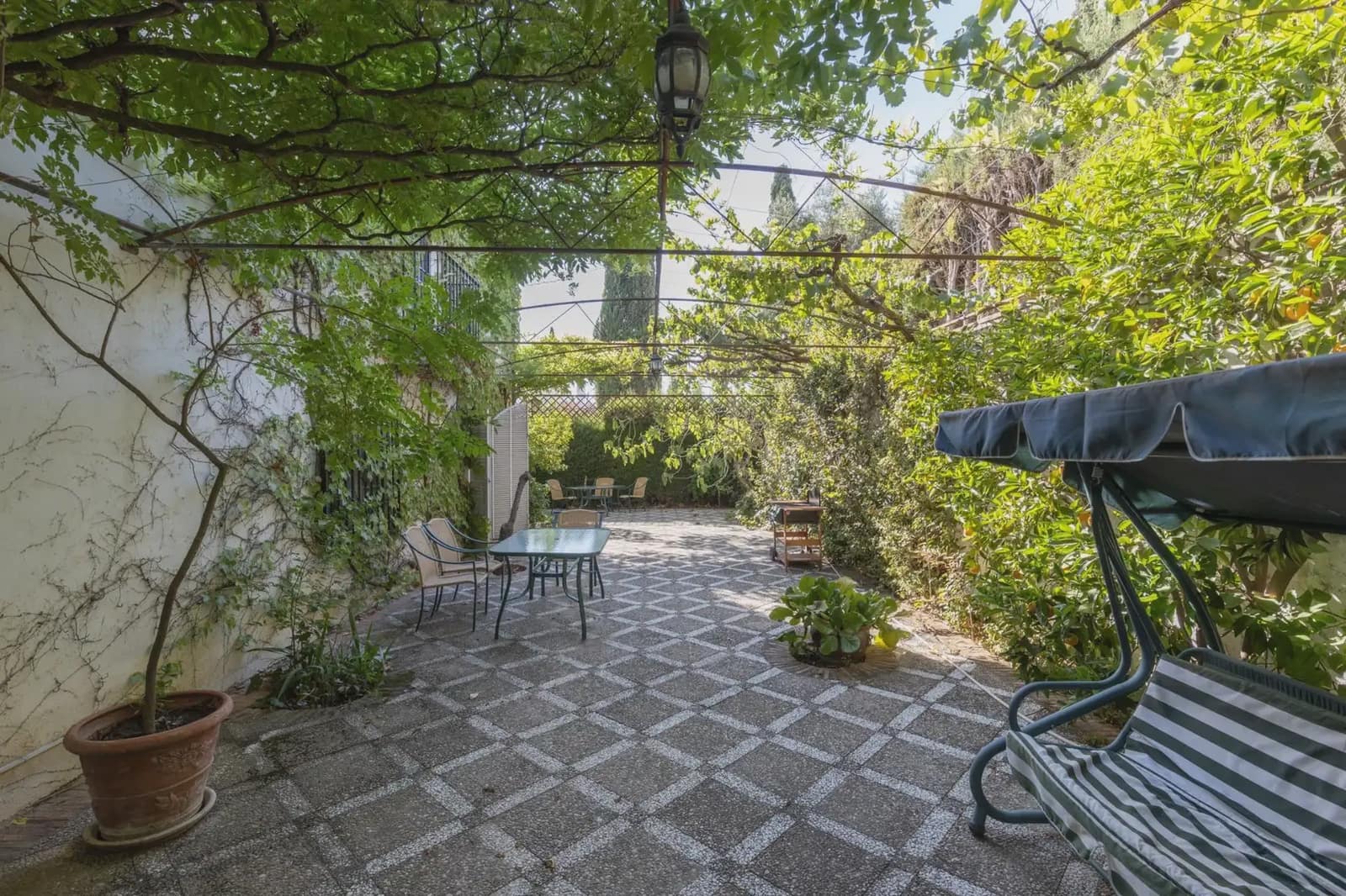 Villa til salg i Albolote med swimmingpool garage - € 560.000 (Ref: 9837634)