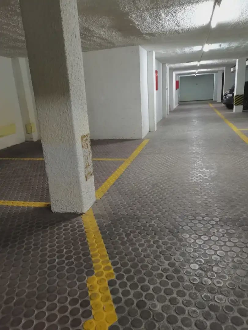 Garasje til salgs i Granada by - € 39 000 (Ref: 9837636)