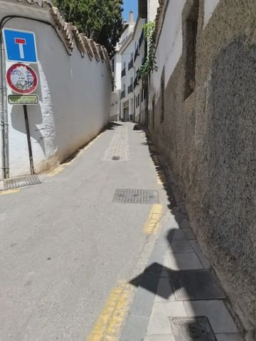 Garage for sale in San Matías - Realejo, Granada city - € 39,000 (Ref: 9837636)