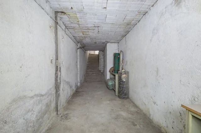 Erhverv til salg i Centro - Sagrario, Granada by - € 75.000 (Ref: 9837637)