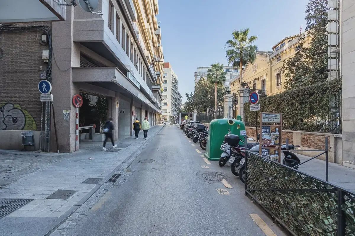 Gewerbe zu verkaufen in Granada Stadt - 75.000 € (Ref: 9837637)