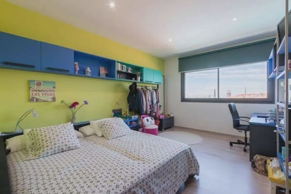 Villa til salgs i Gojar med svømmebasseng garasje - € 950 000 (Ref: 9837638)