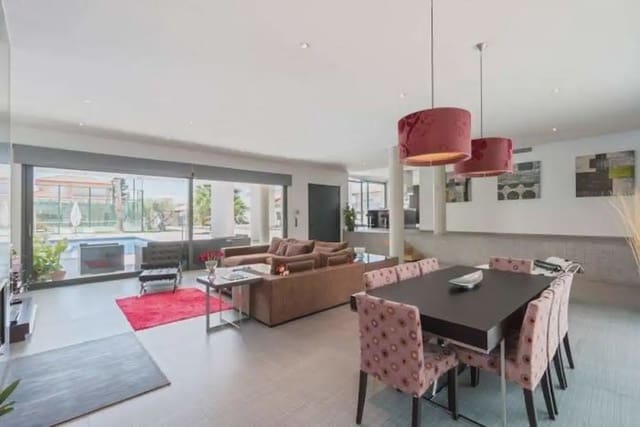 Villa til salgs i Gójar med svømmebasseng garasje - € 950 000 (Ref: 9837638)