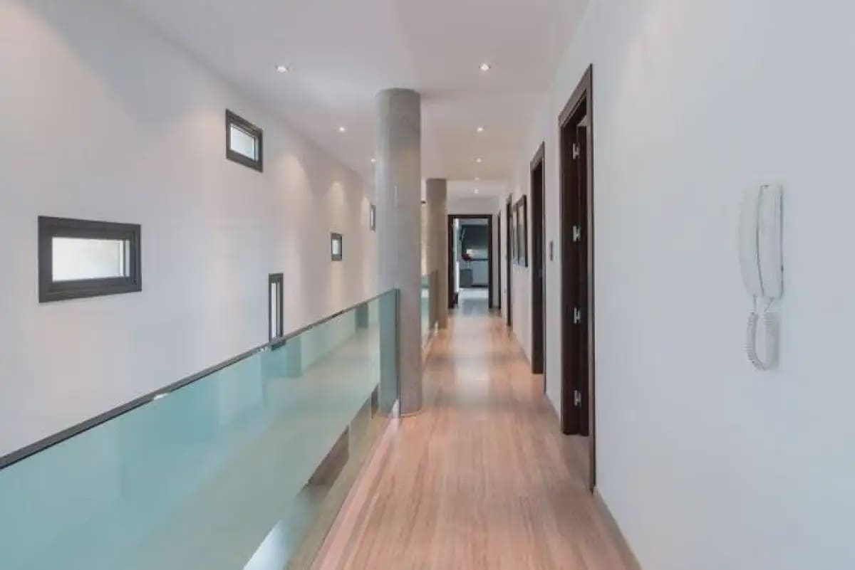 Villa til salgs i Gojar med svømmebasseng garasje - € 950 000 (Ref: 9837638)