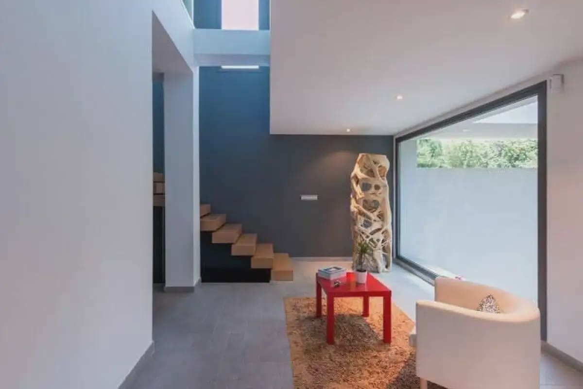 Villa til salgs i Gojar med svømmebasseng garasje - € 950 000 (Ref: 9837638)