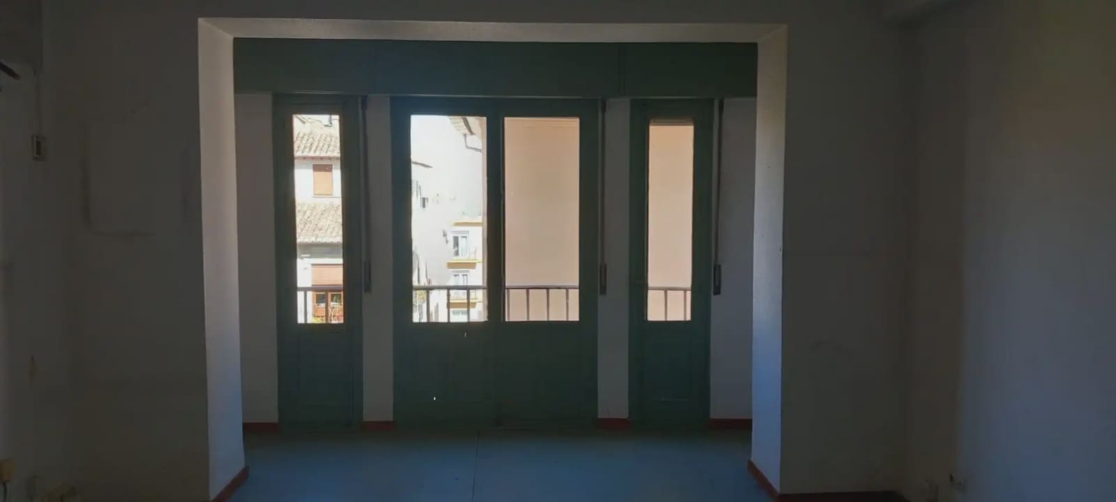 Flat for rent in Granada city - € 1,800 (Ref: 9837639)