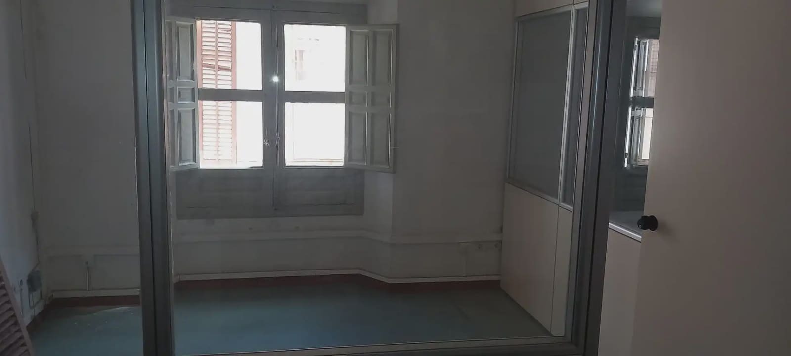 Flat for rent in Granada city - € 1,800 (Ref: 9837639)