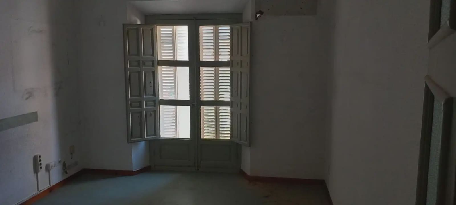Flat for rent in Granada city - € 1,800 (Ref: 9837639)