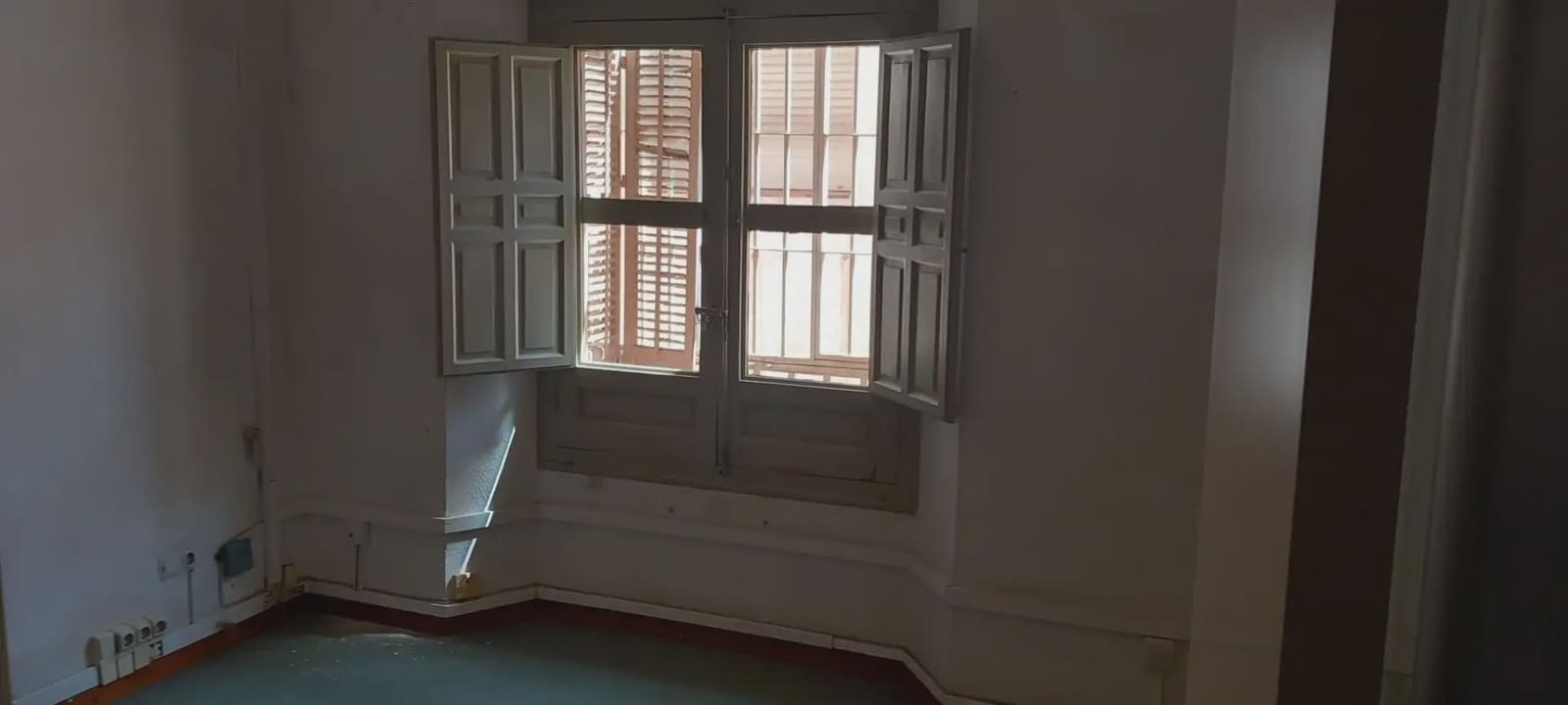 Flat for rent in Granada city - € 1,800 (Ref: 9837639)