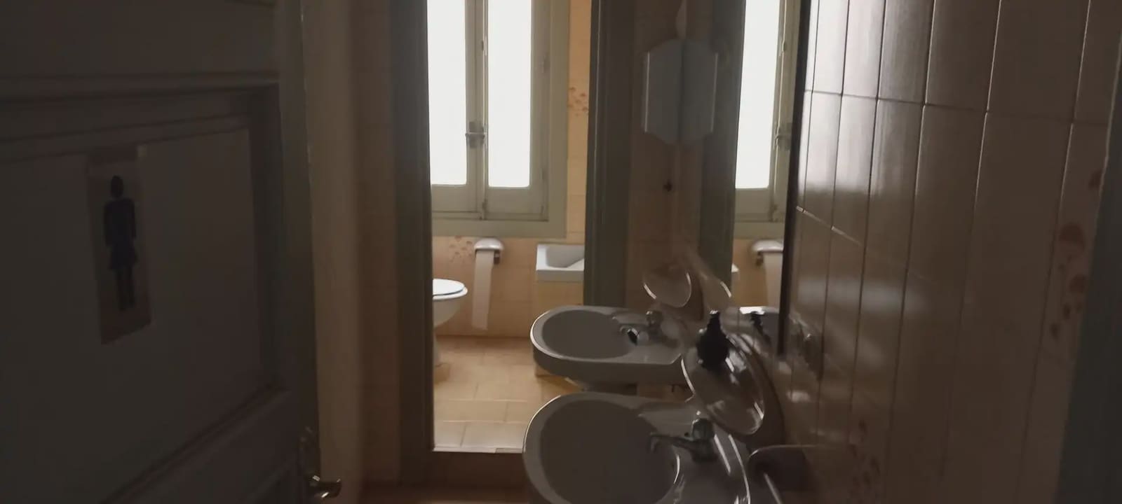 Flat for rent in Granada city - € 1,800 (Ref: 9837639)