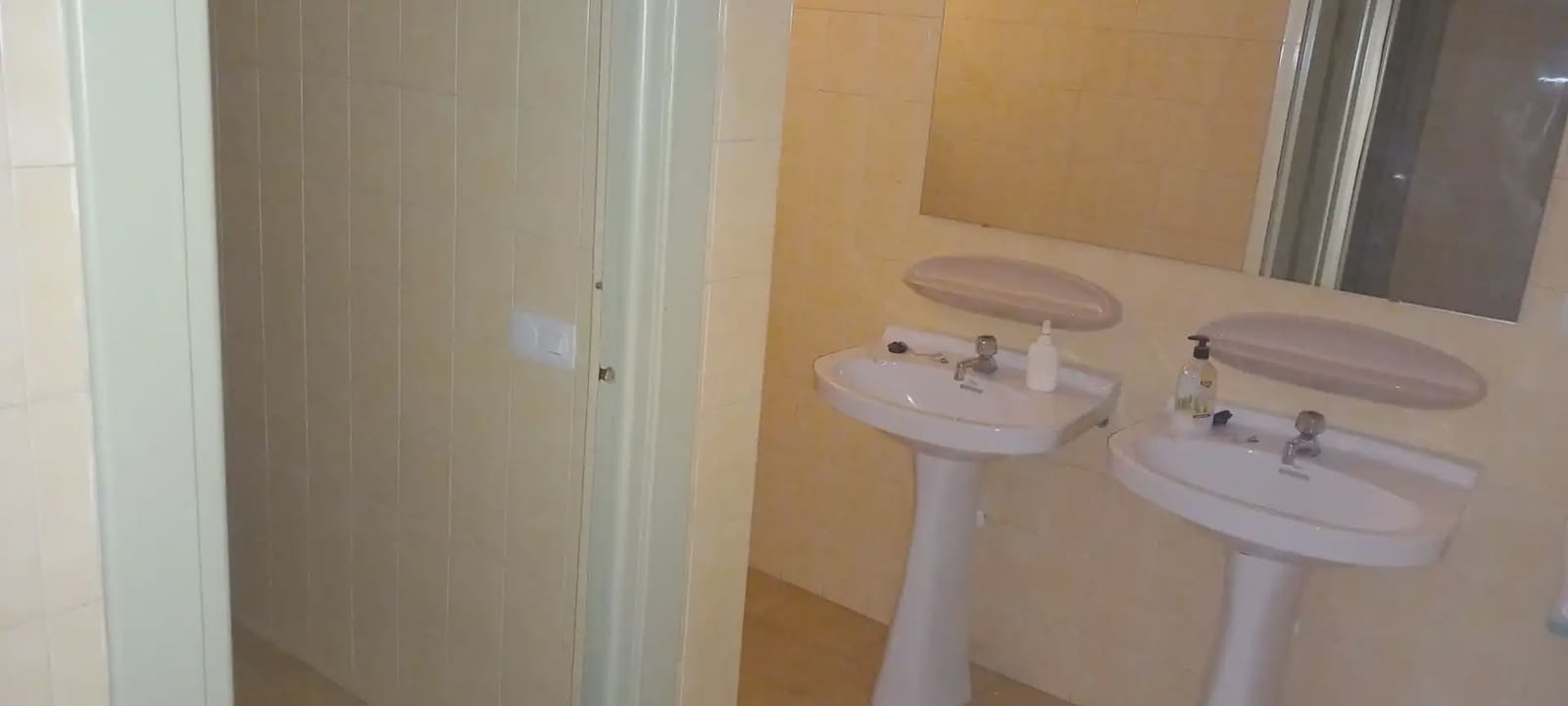 Flat for rent in Granada city - € 1,800 (Ref: 9837639)