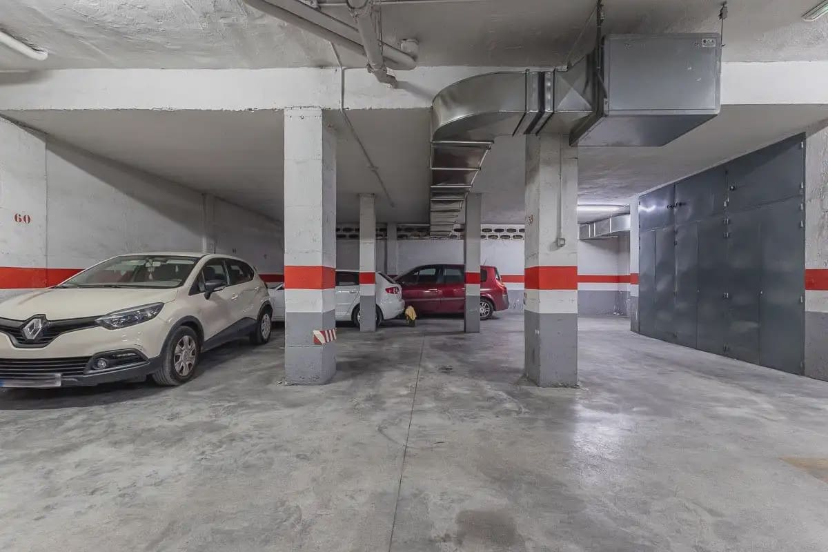 Garage for sale in Granada city - € 30,000 (Ref: 9837640)