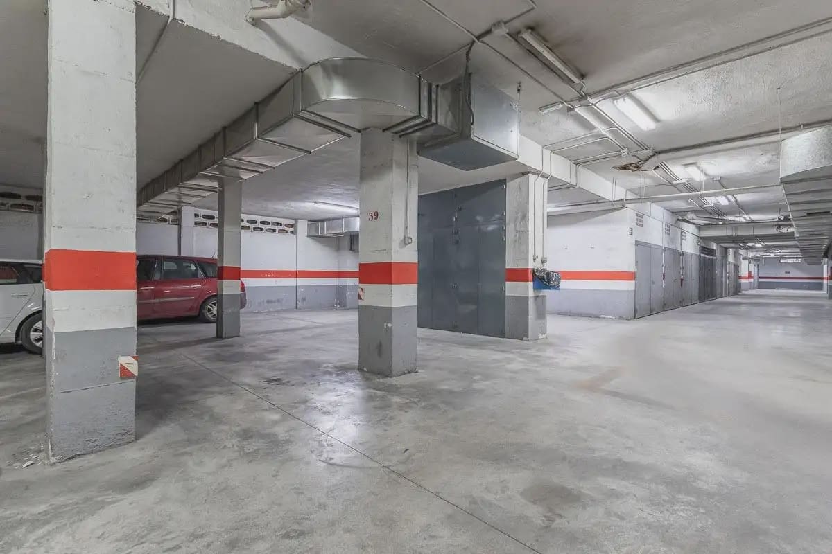 Garage for sale in Granada city - € 30,000 (Ref: 9837640)