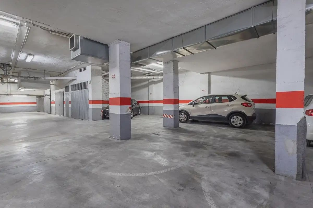 Garage for sale in Granada city - € 30,000 (Ref: 9837640)
