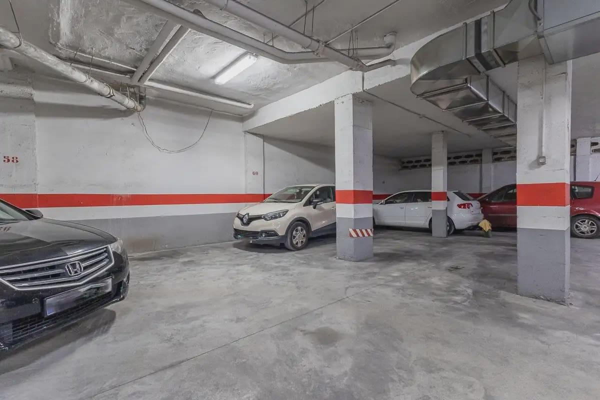 Garage for sale in Granada city - € 30,000 (Ref: 9837640)