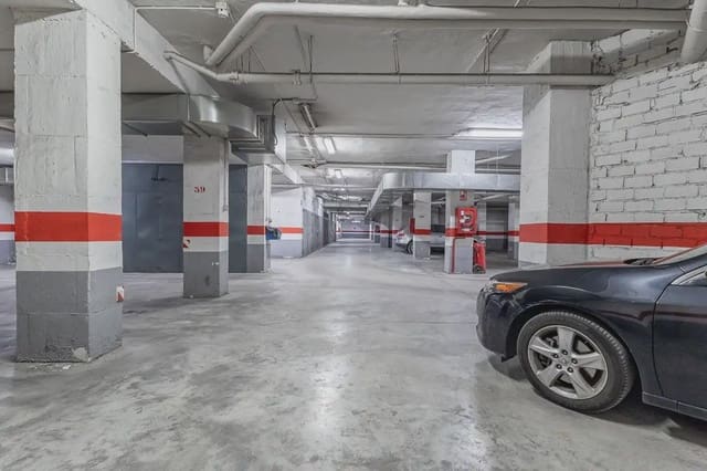 Garage for sale in Figares, Granada city - € 30,000 (Ref: 9837640)