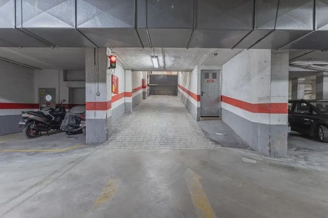 Garage for sale in Figares, Granada city - € 30,000 (Ref: 9837640)