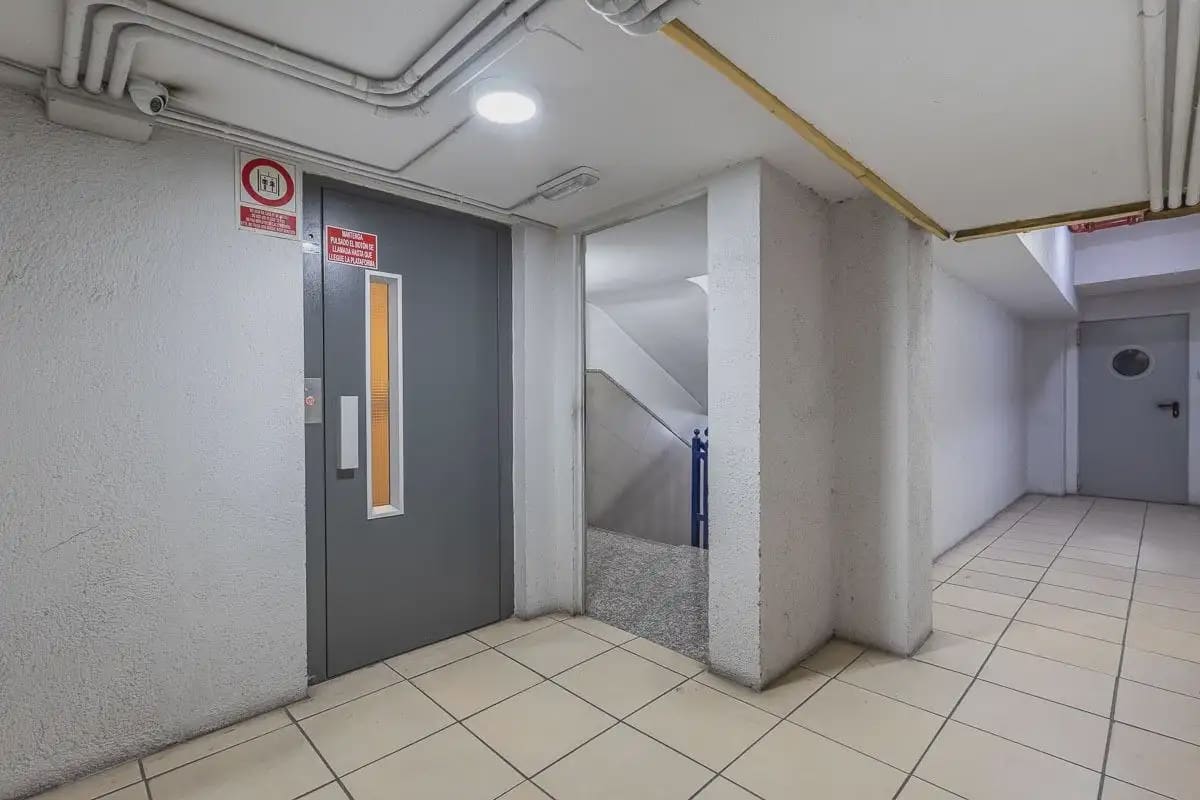 Garage for sale in Granada city - € 30,000 (Ref: 9837640)