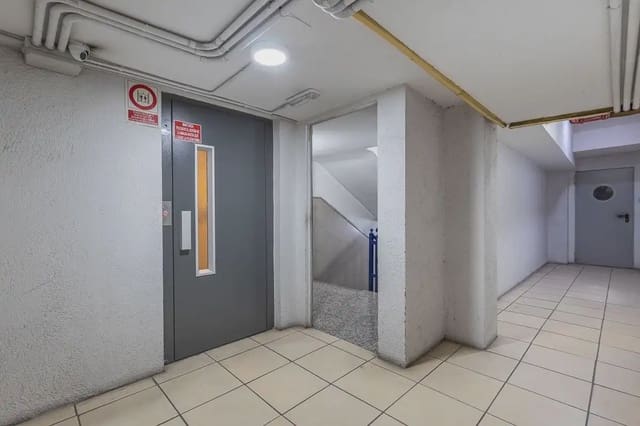 Garage for sale in Figares, Granada city - € 30,000 (Ref: 9837640)