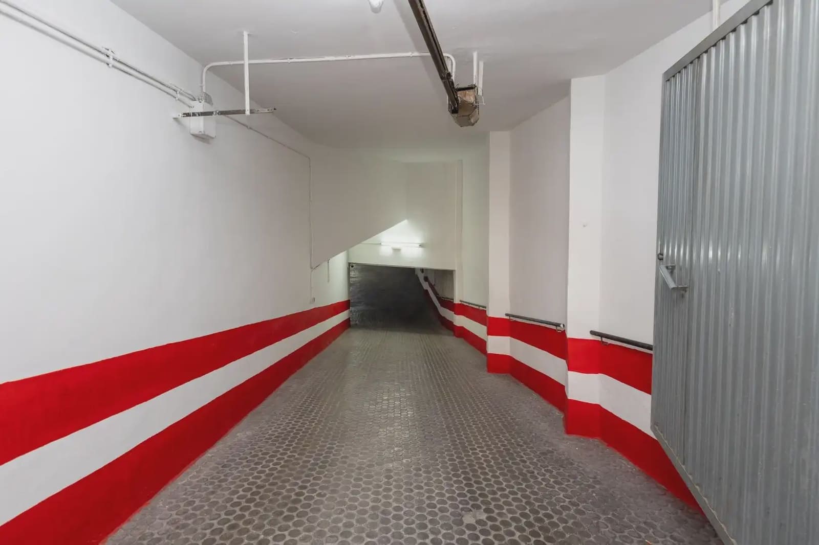 Garage for sale in Granada city - € 25,000 (Ref: 9837641)