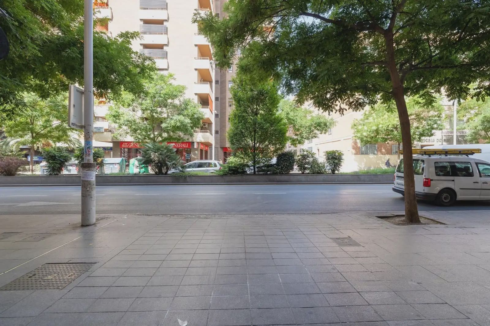 Garage for sale in Granada city - € 25,000 (Ref: 9837641)