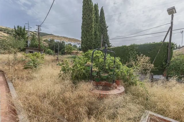Villa til salgs i Carretera de la Sierra, Granada by med svømmebasseng garasje - € 492 000 (Ref: 9837642)
