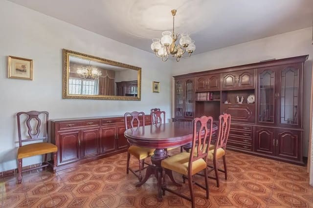 Villa til salgs i Carretera de la Sierra, Granada by med svømmebasseng garasje - € 492 000 (Ref: 9837642)