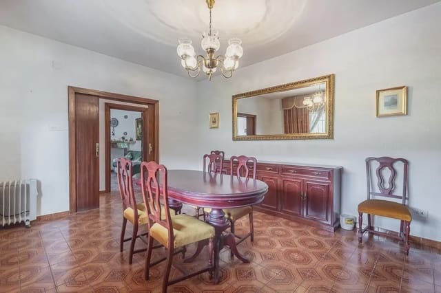 Villa til salgs i Carretera de la Sierra, Granada by med svømmebasseng garasje - € 492 000 (Ref: 9837642)