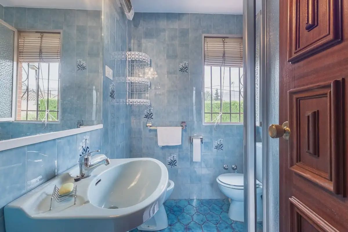 Villa zu verkaufen in Granada Stadt mit Pool Garage - 492.000 € (Ref: 9837642)