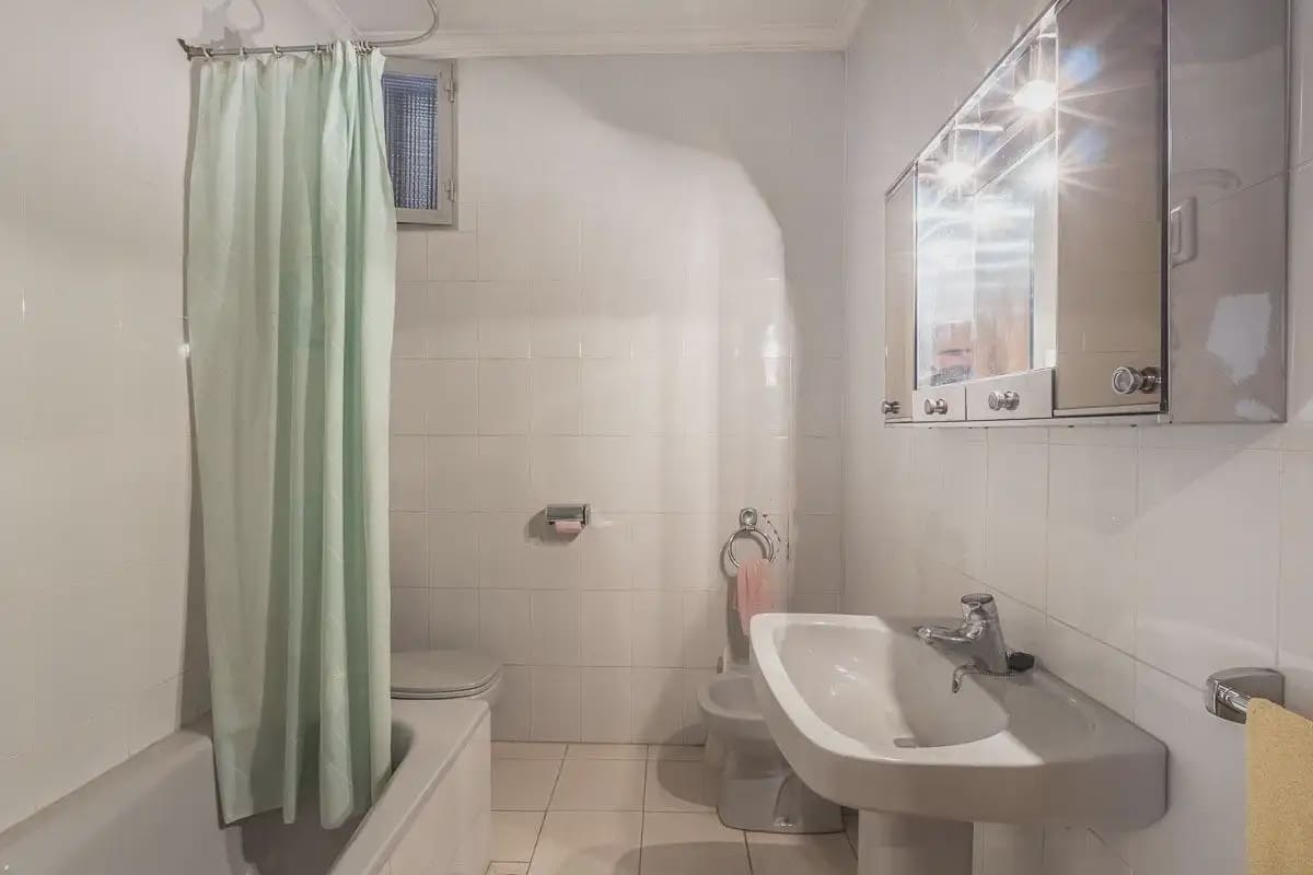 Villa zu verkaufen in Granada Stadt mit Pool Garage - 492.000 € (Ref: 9837642)