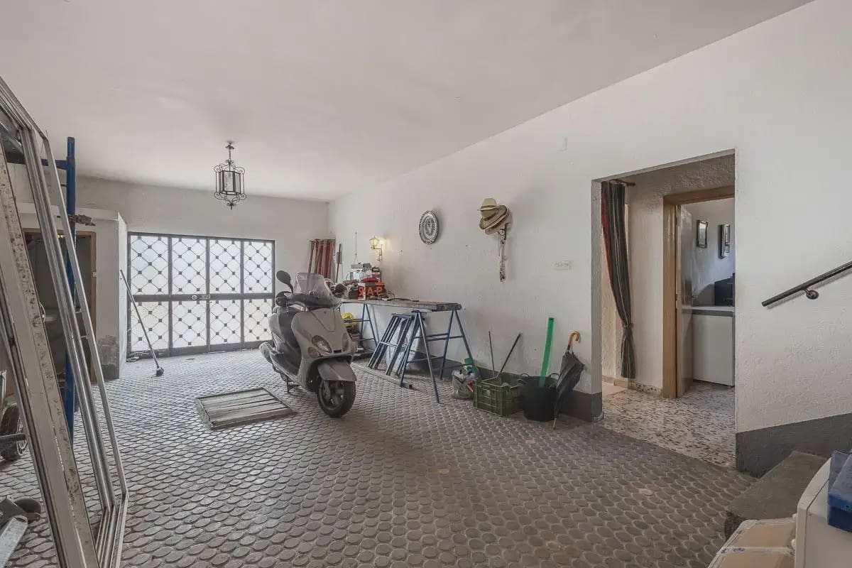 Villa zu verkaufen in Granada Stadt mit Pool Garage - 492.000 € (Ref: 9837642)