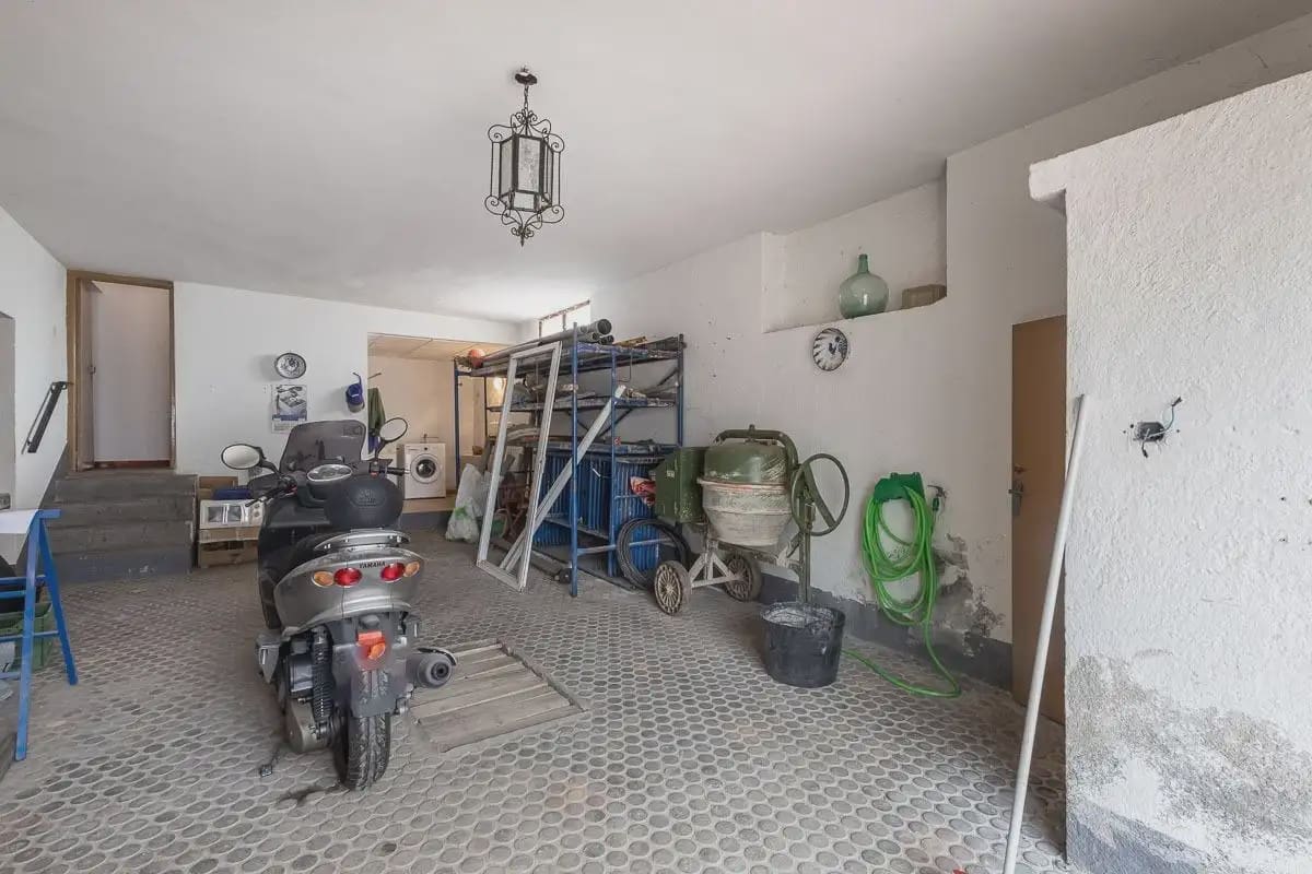 Villa zu verkaufen in Granada Stadt mit Pool Garage - 492.000 € (Ref: 9837642)