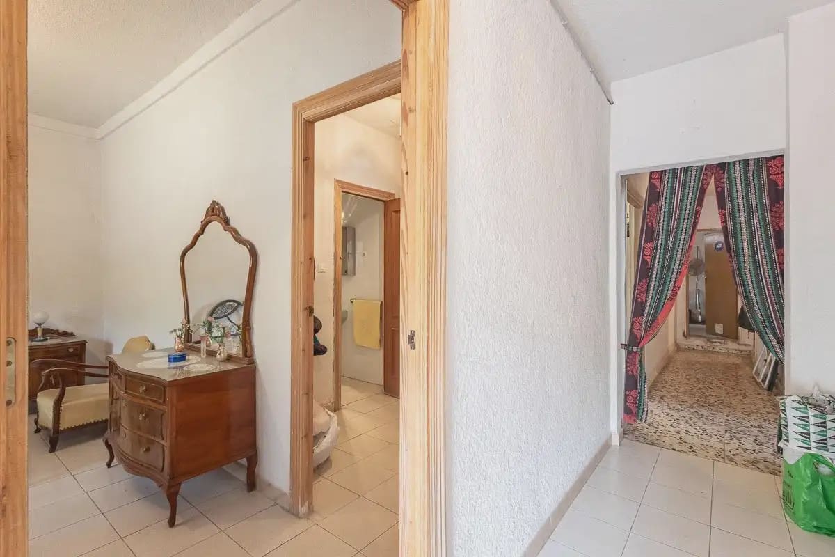 Villa zu verkaufen in Granada Stadt mit Pool Garage - 492.000 € (Ref: 9837642)