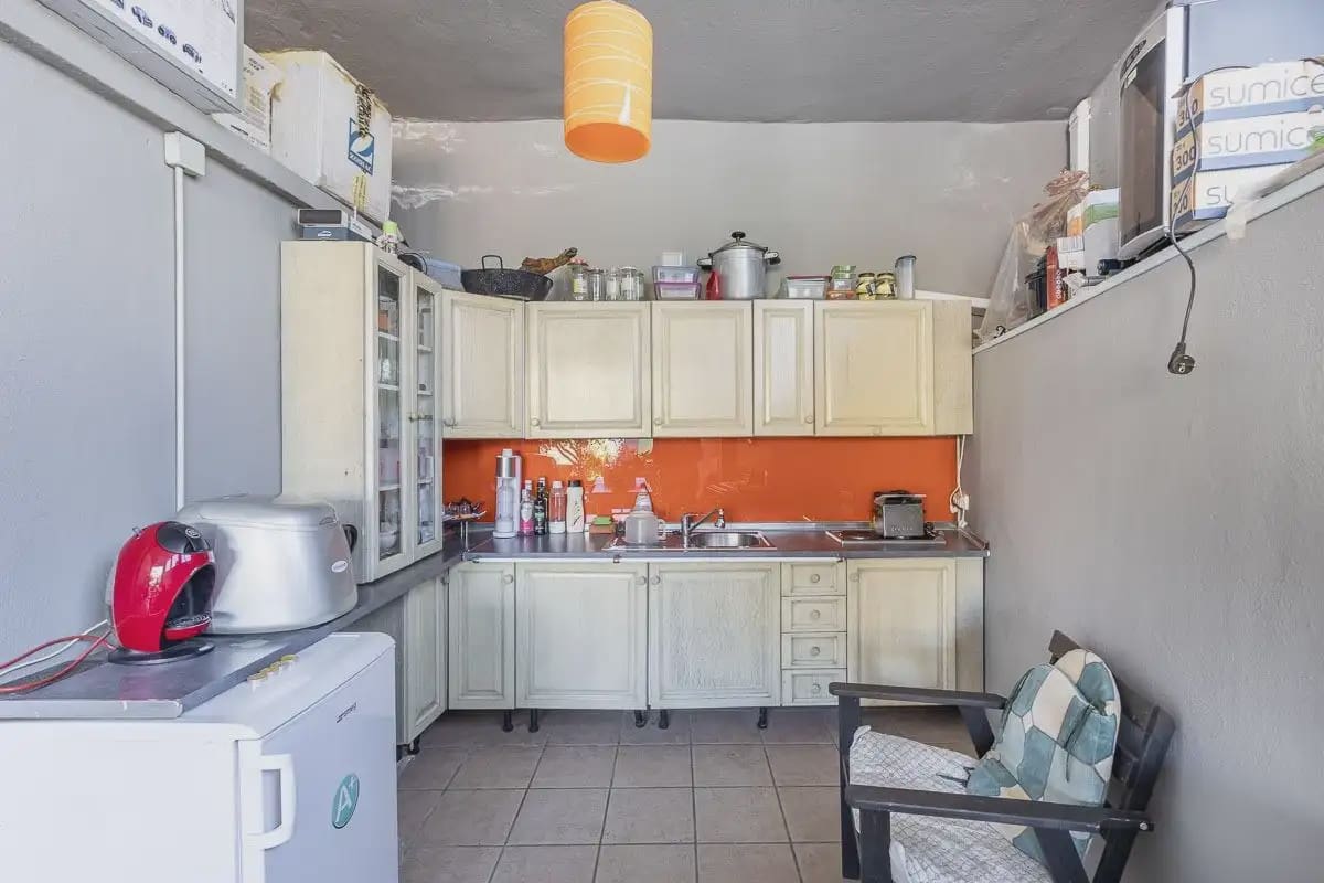 Villa zu verkaufen in Pinos Genil mit Pool Garage - 380.000 € (Ref: 9837646)