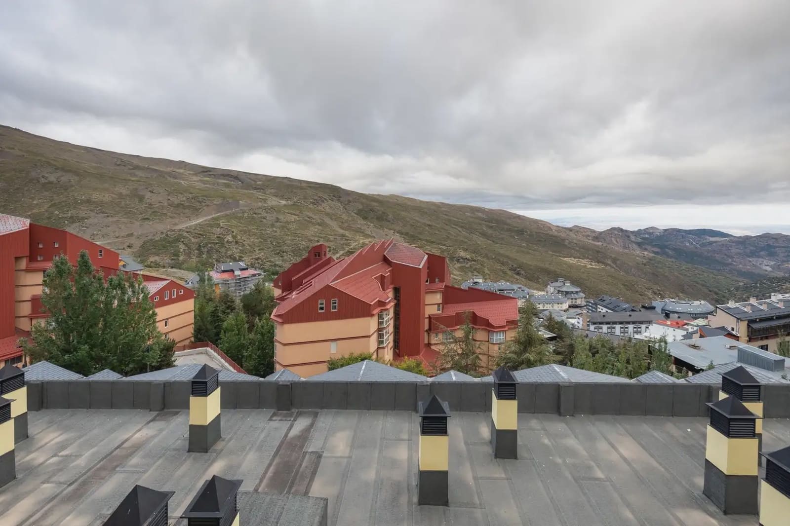 Flat te koop in Sierra Nevada - € 175.000 (Ref: 9837647)